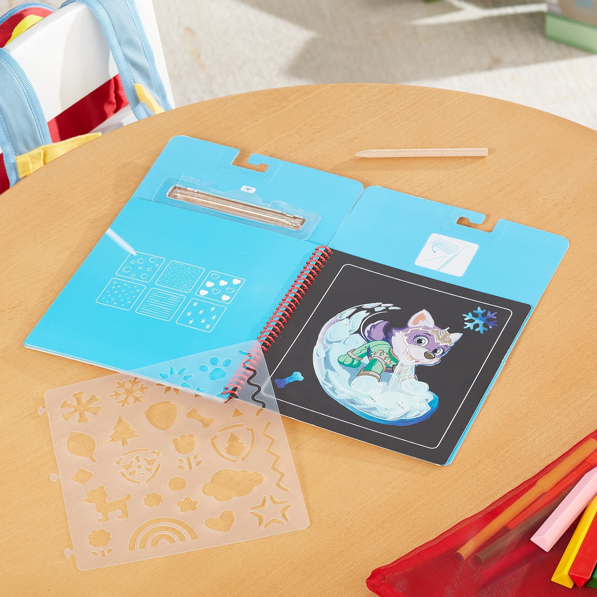 Melissa & Doug PAW Patrol Scratch Art Pad - Skye Colour Reveal Travel Activity Pad