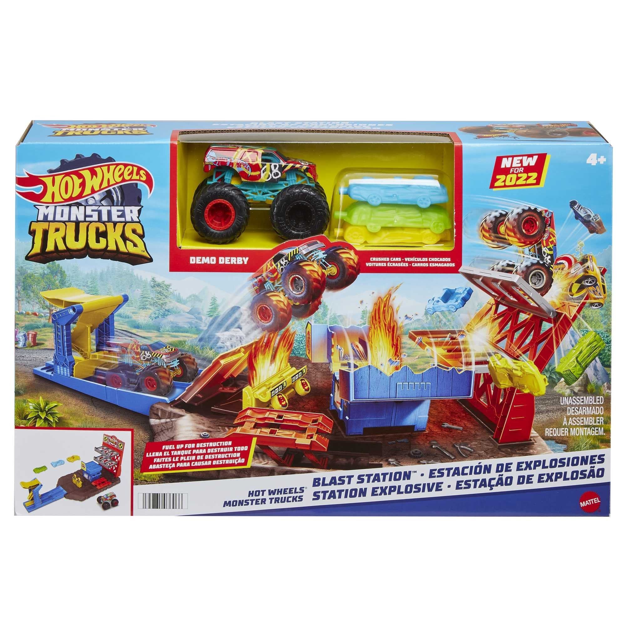 Hot Wheels Monster Trucks Blast Station Playset with 1:64 Scale Demo Derby Toy Truck & 3 Crushable Cars