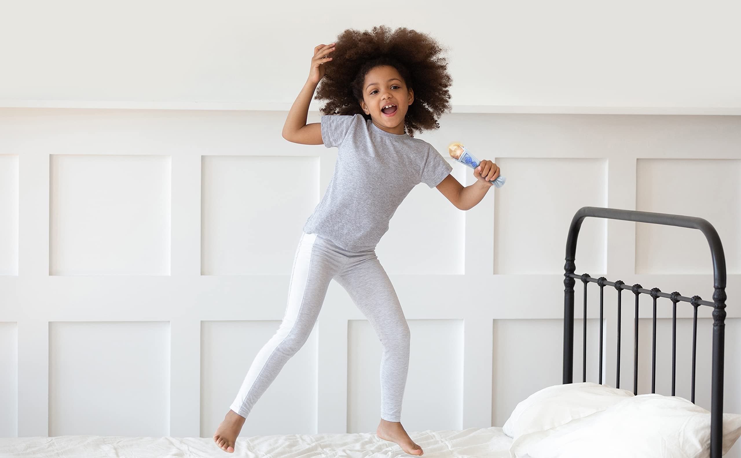 Disney Frozen Sing Along Microphone for Kids, Built in Music, Flashing Lights, Pretend Mic, Toys for Kids