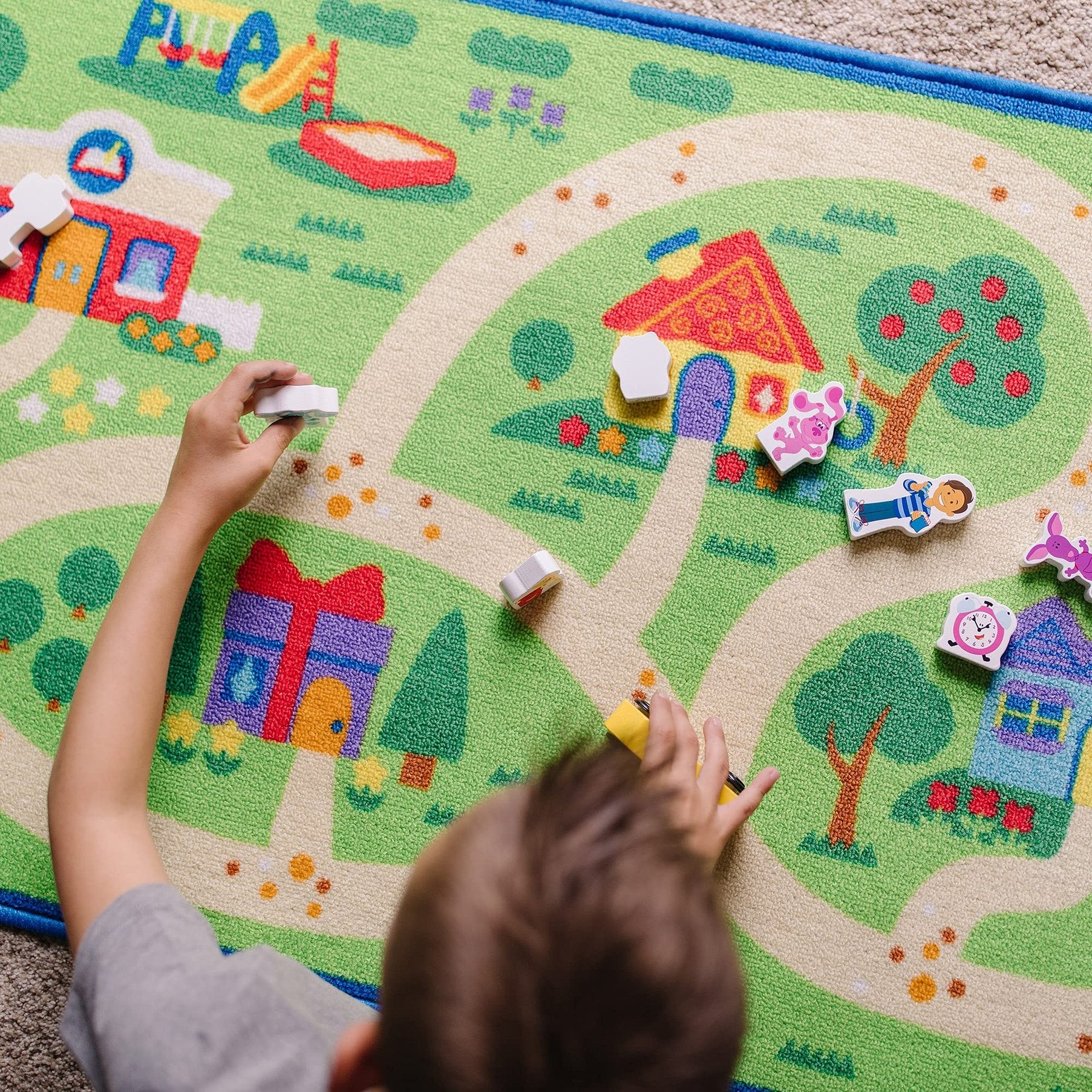 Melissa & Doug Blue's Clues & You! Blue's Neighborhood Activity Rug (44 Inches x 26 Inches Rug, 9 Wooden Play Pieces)