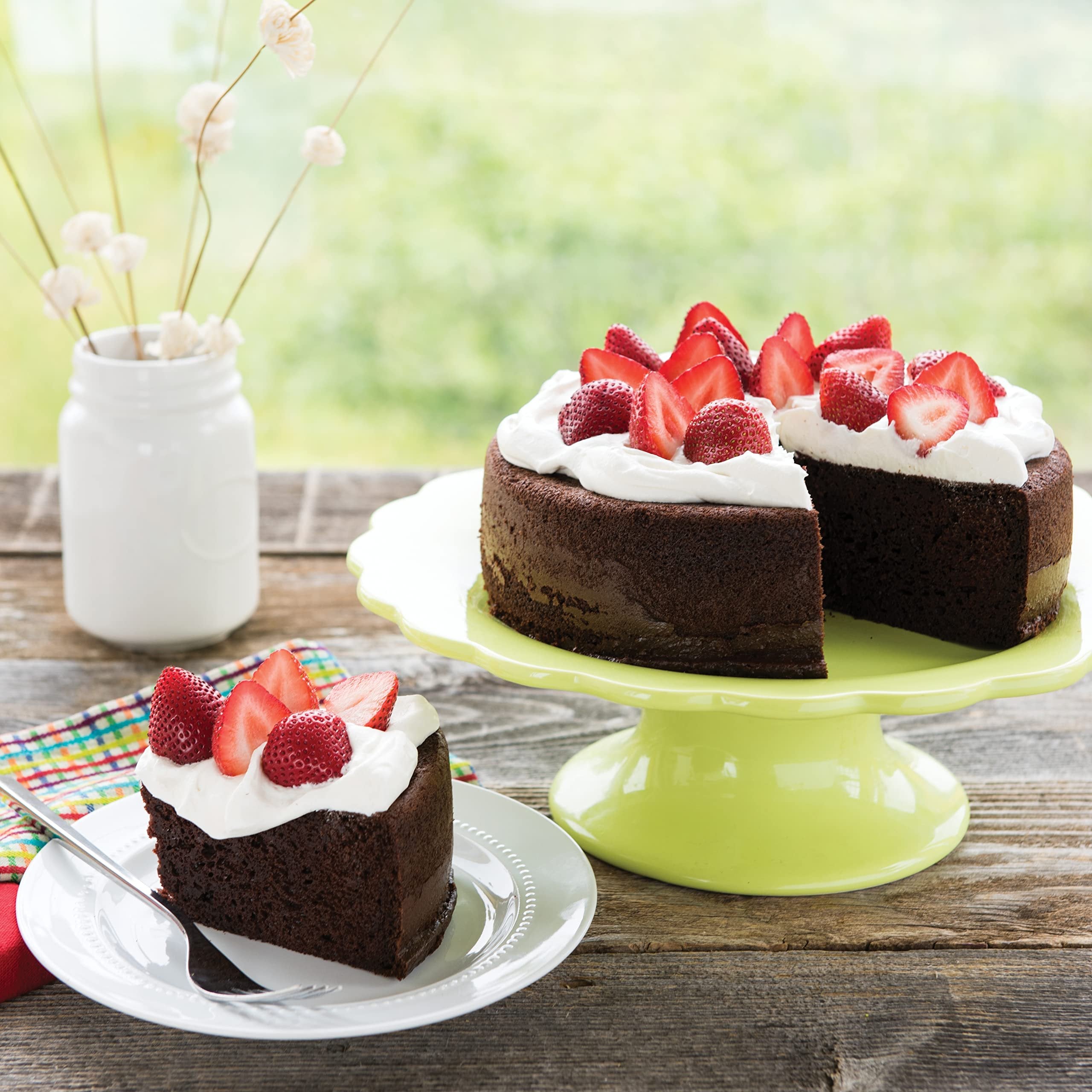 Nordic Ware Natural Aluminum Commercial Round Layer Cake Pan Baking Essentials, 9", Silver