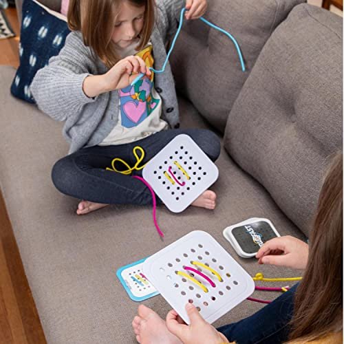 Fat Brain Toys Sew Fast - Fast-Paced Match-The-Picture Brainteaser Game, Ages 8+