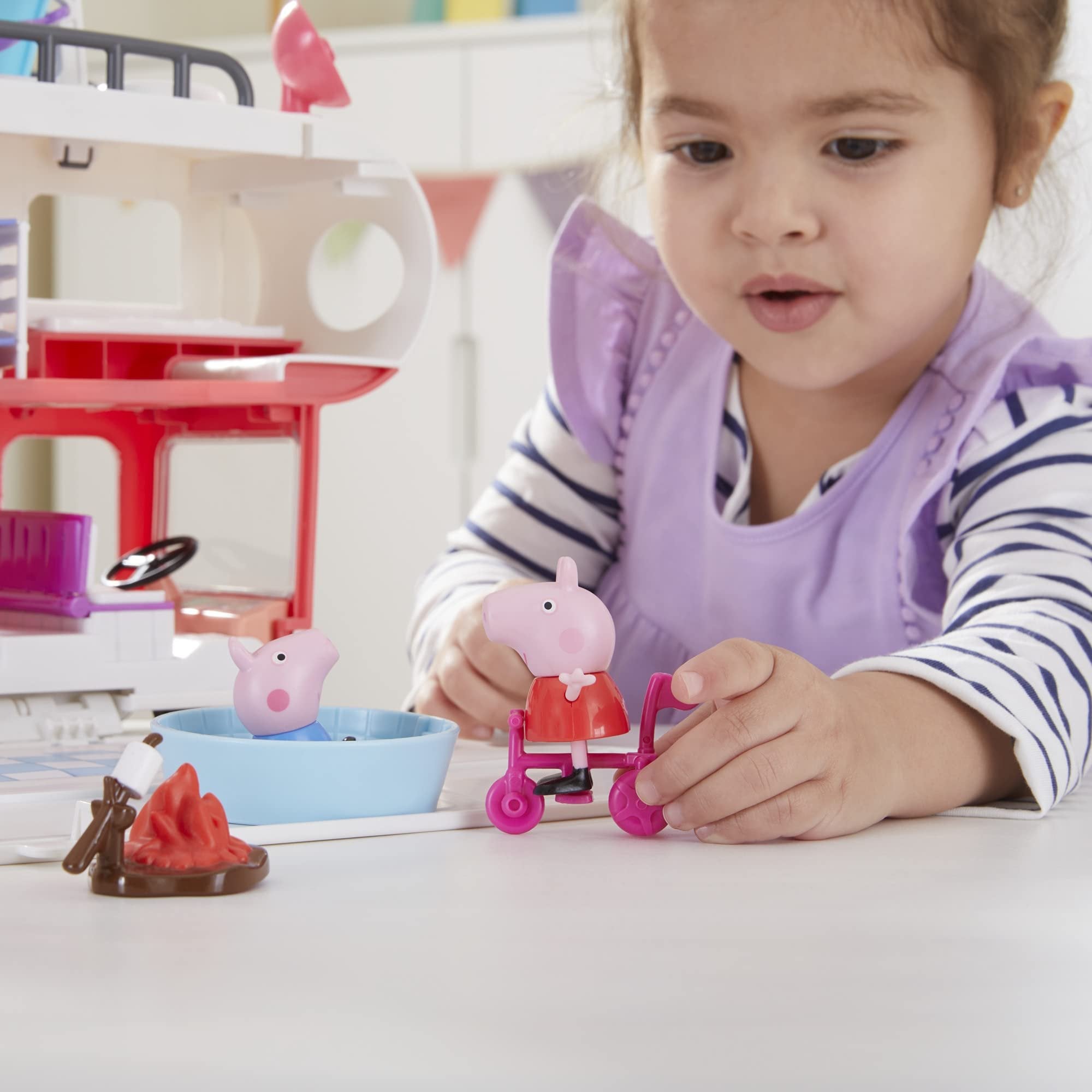 Peppa Pig Peppa’s Adventures Peppa’s Family Motorhome Preschool Toy, Vehicle to RV Playset, Plays Sounds and Music, Ages 3 and up