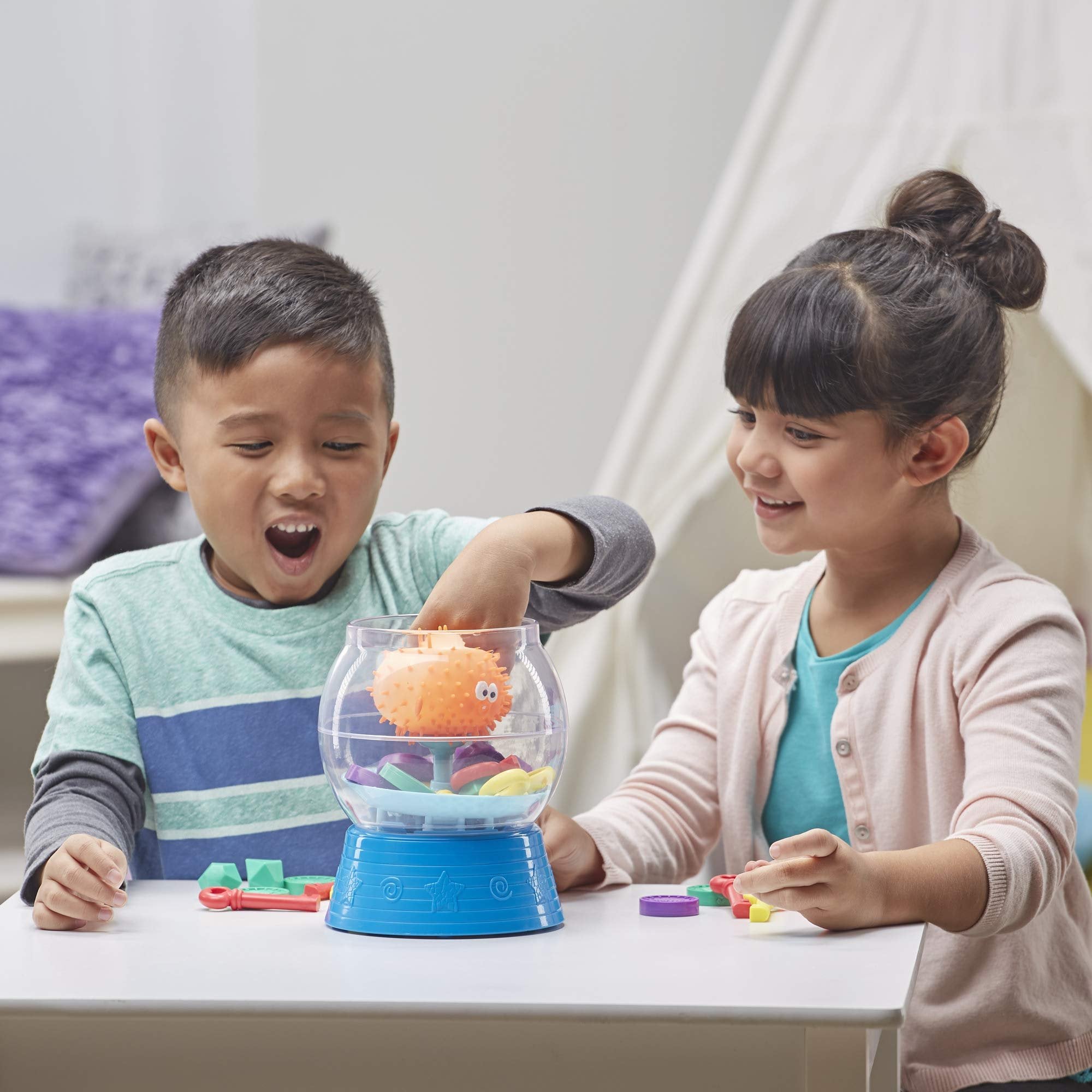 Hasbro Gaming Blowfish Blowup Game for Kids Ages 4 and Up