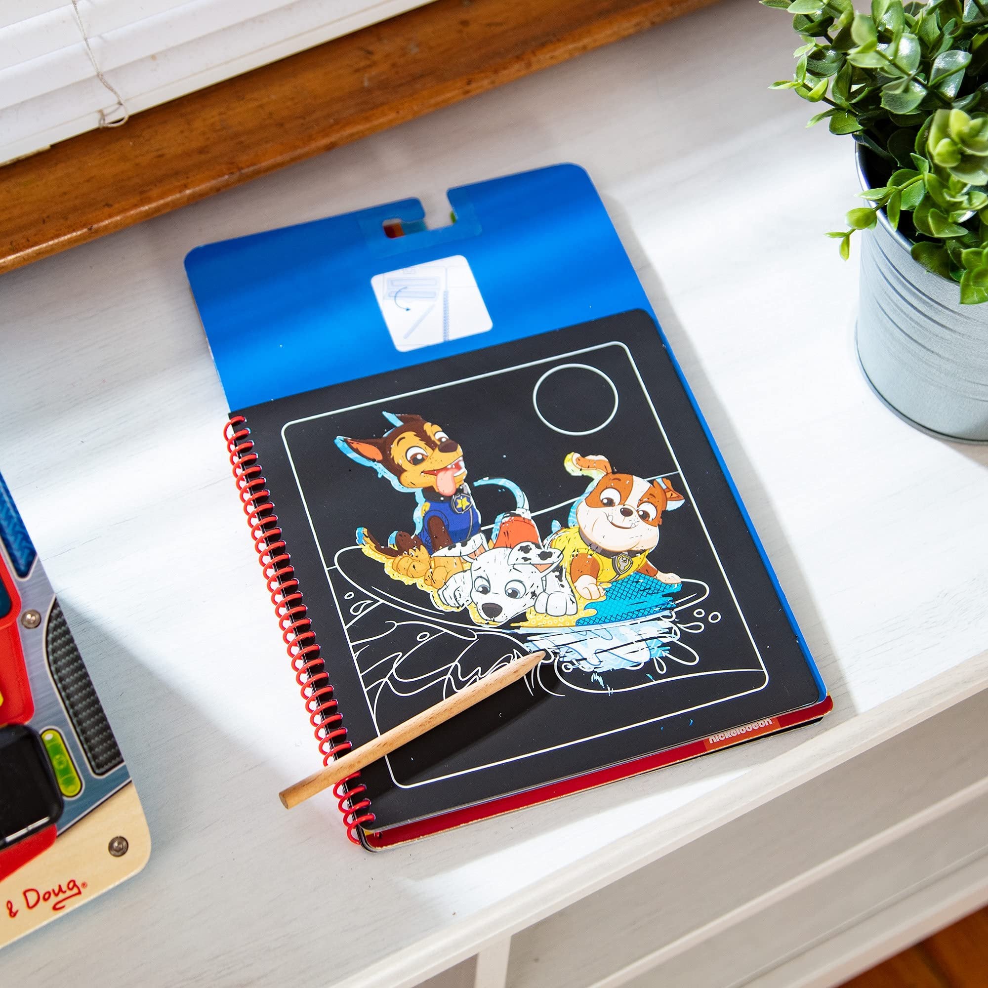 Melissa & Doug PAW Patrol Scratch Art Pad - Chase Colour Reveal Travel Activity Pad