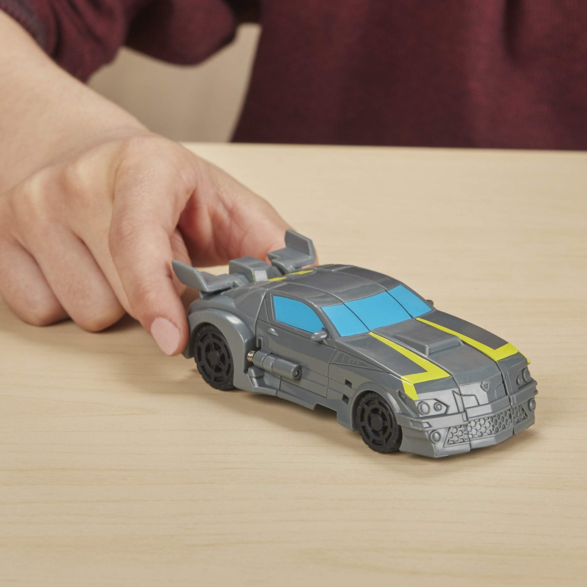 Transformers Bumblebee Cyberverse Adventures Action Attackers: 1-Step Stealth Force Bumblebee Figure, Shadow Shot Action Attack, 4.25-inch