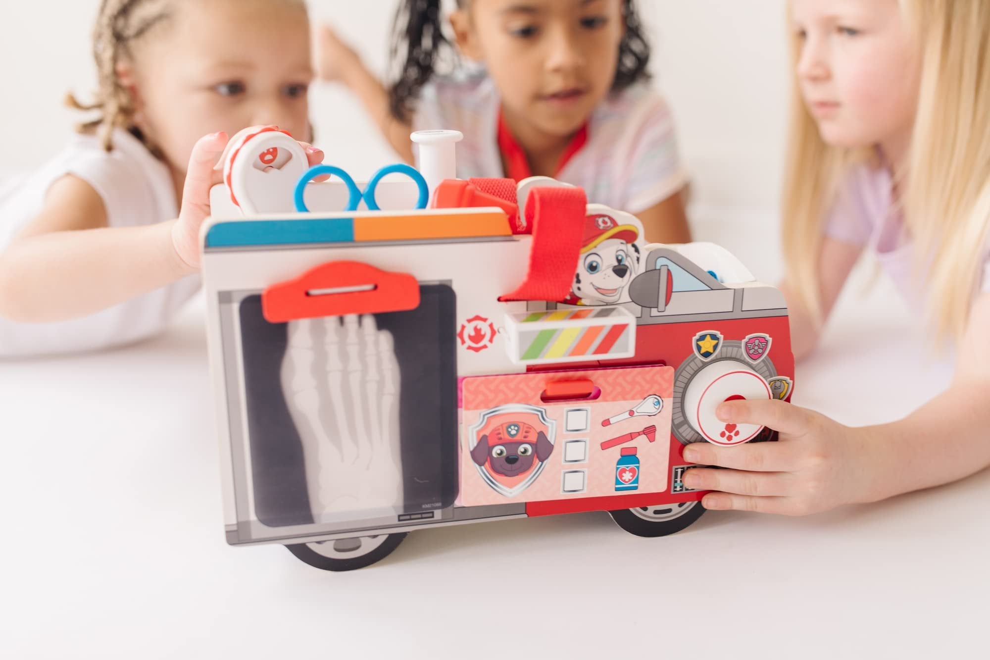 Melissa & Doug PAW Patrol Marshall's Wooden Rescue EMT Caddy (14 Pieces)
