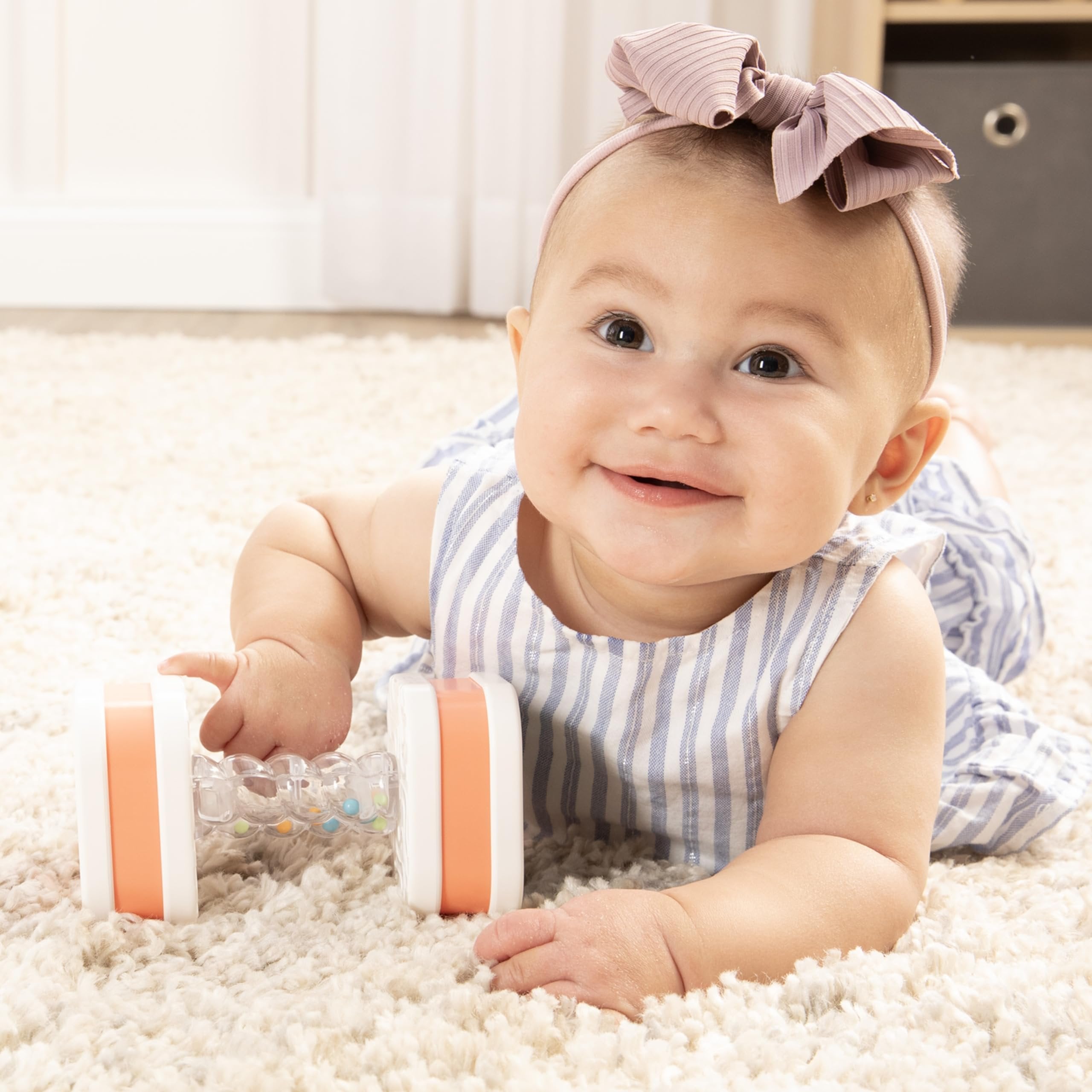 BEBE FUERTE Twist & Shake Dumbbell by Robin Arzon - Bilingual Toddler Sensory Toys - Baby Workout Toys - Baby and Toddler Gifts for Ages 3 Months and Up