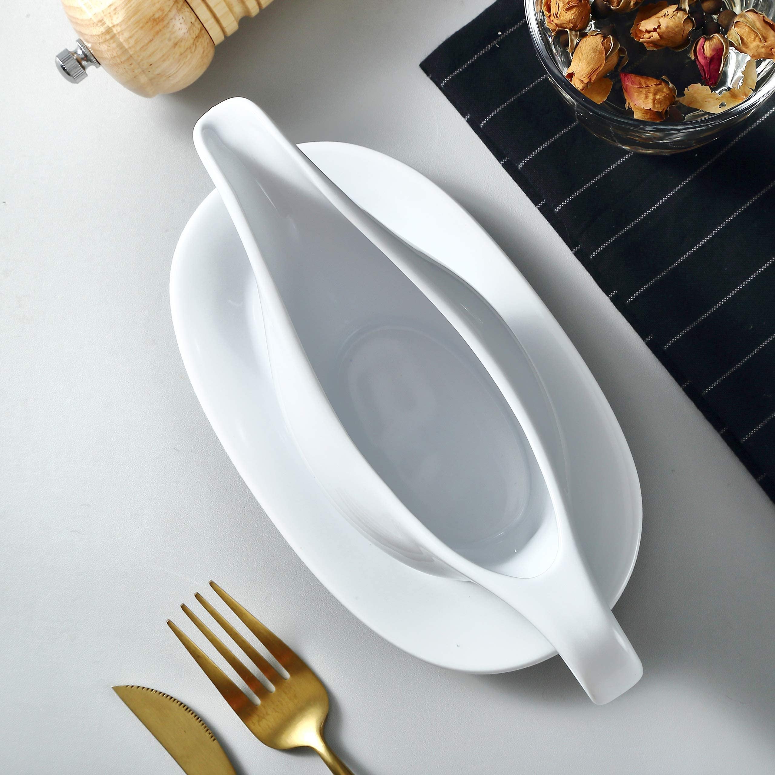 Bruntmor 11 Oz White Ceramic Gravy Boat With Tray, 11 Ounce Small Ceramic Serving Dish, Dispenser with Tray For Sauces, Gravy Boats With Saucer For Dinner