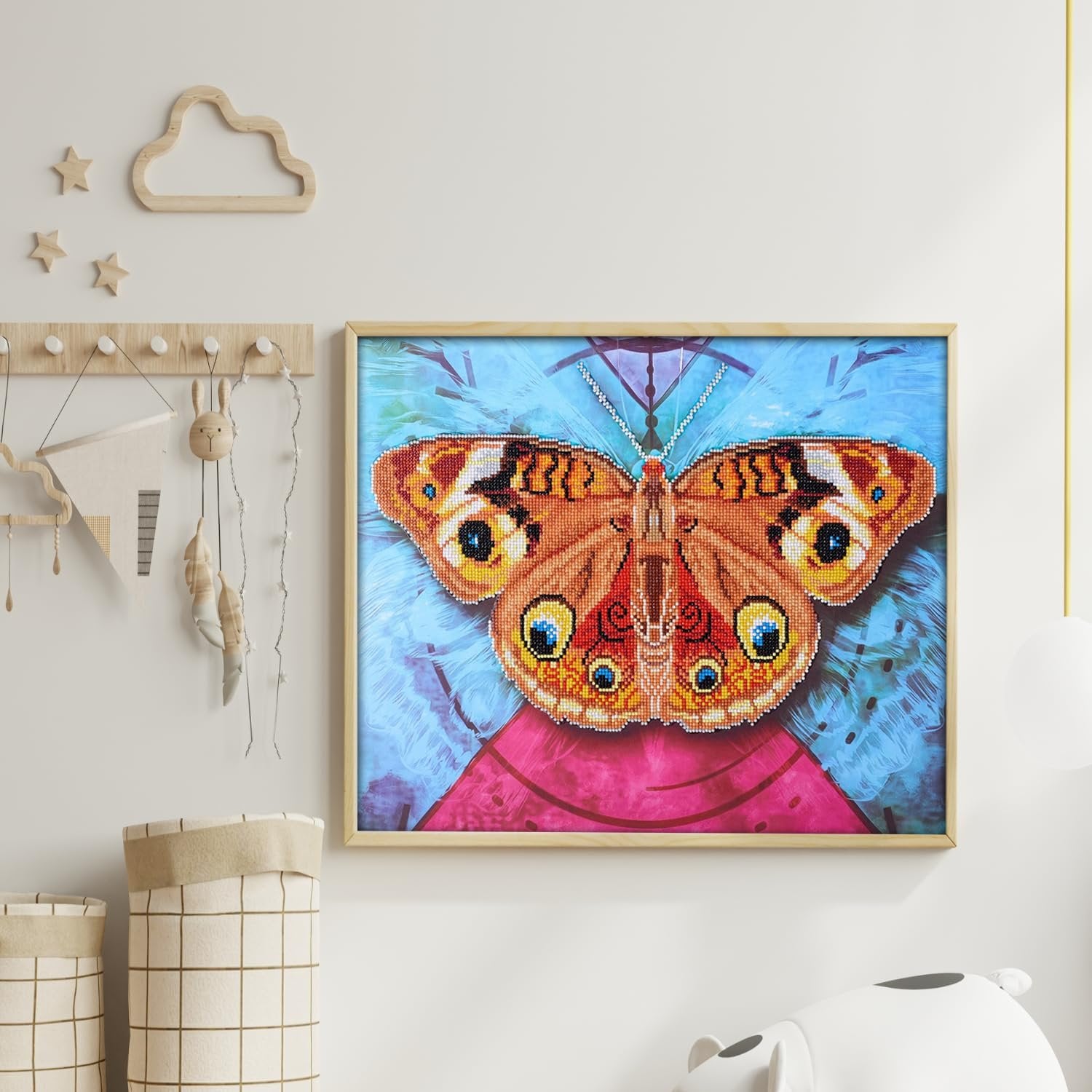 Leisure Arts Moth DIAMND Art KIT 16X20