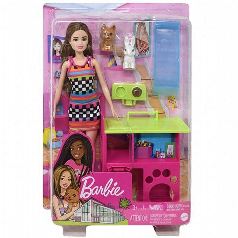 Mattel - Barbie Doll - BARBIE & PETS PLAYSET (Brunette w/ Checkered Dress, Dog, Bunny & more) HGM62