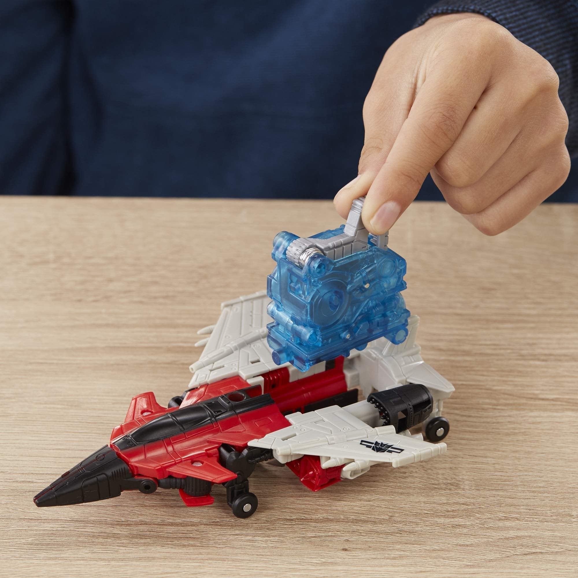Transformers E0767 Tra Mv6 Energon Igniters 10 Red Light 1 Action Figure