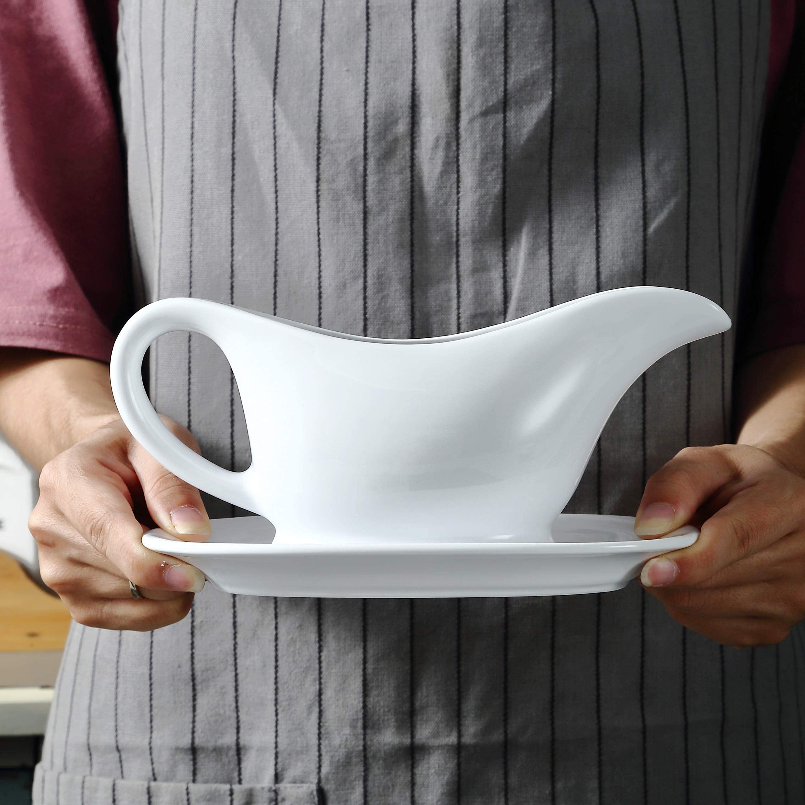 Bruntmor 11 Oz White Ceramic Gravy Boat With Tray, 11 Ounce Small Ceramic Serving Dish, Dispenser with Tray For Sauces, Gravy Boats With Saucer For Dinner