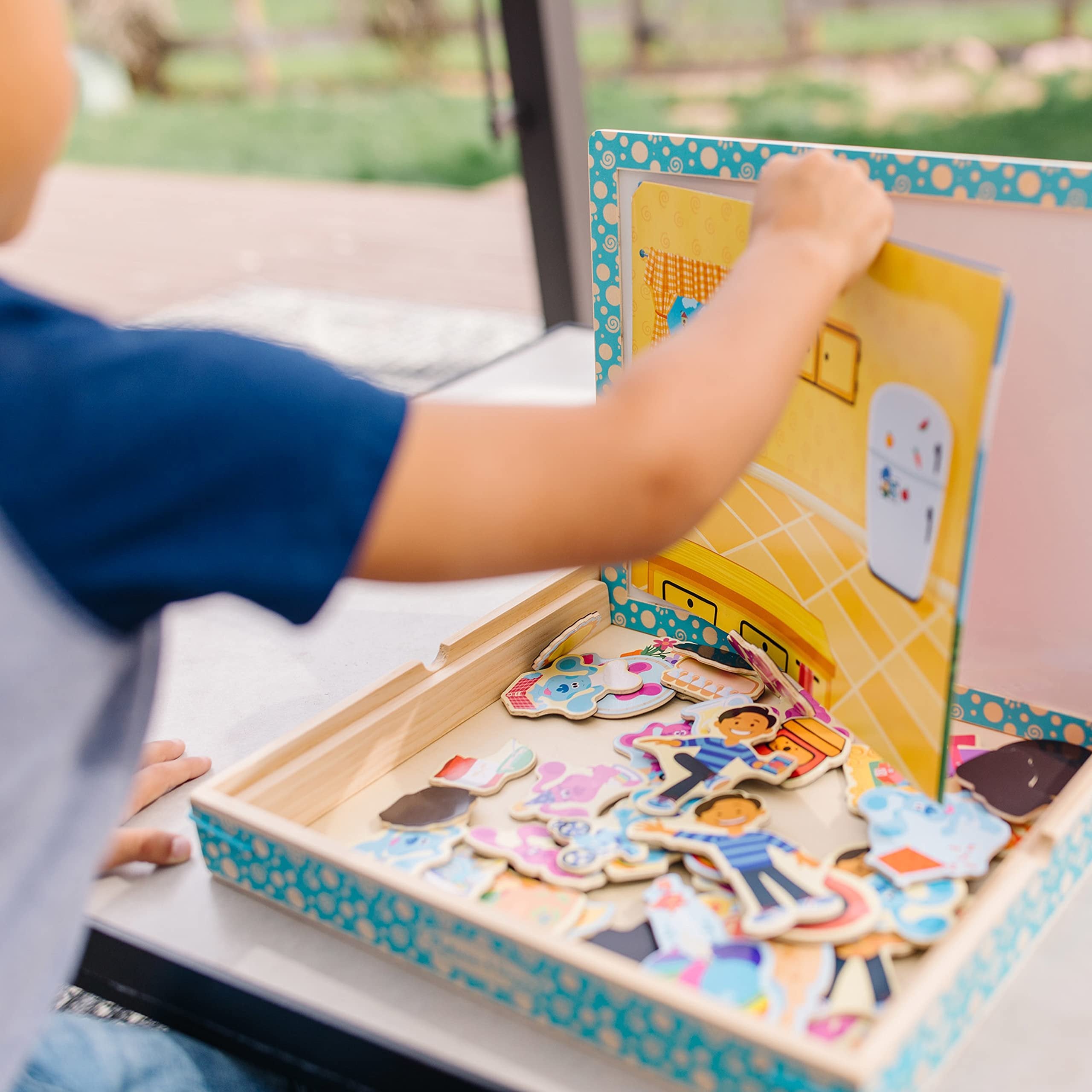 Melissa & Doug Blue's Clues & You! Wooden Magnetic Picture Game (48 Pieces)