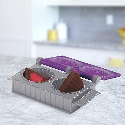 Play-Doh Kitchen Creations Candy Delight Playset for Kids 3 Years and Up with 5 Cans, Non-Toxic