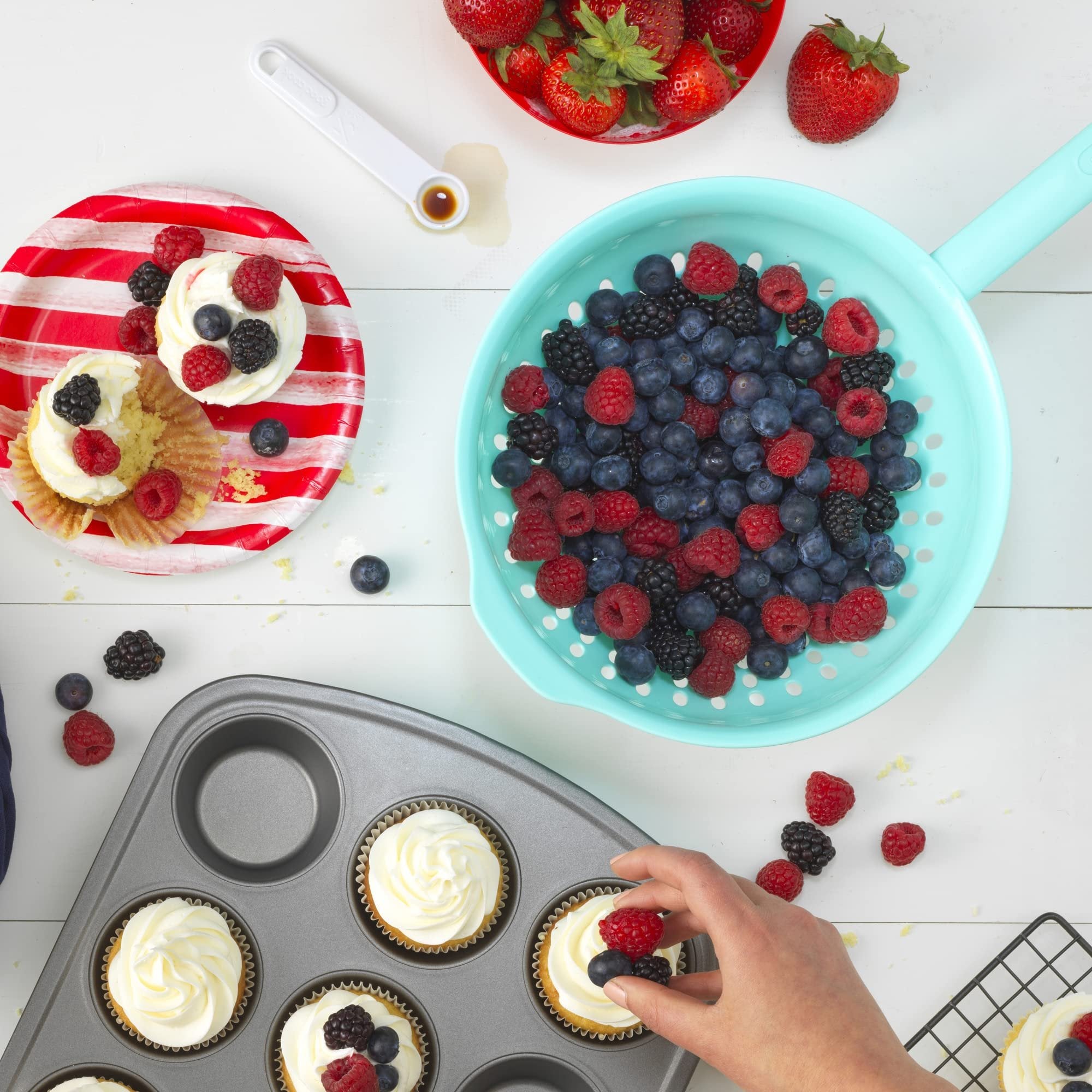 Goodcook colanders, Small, White