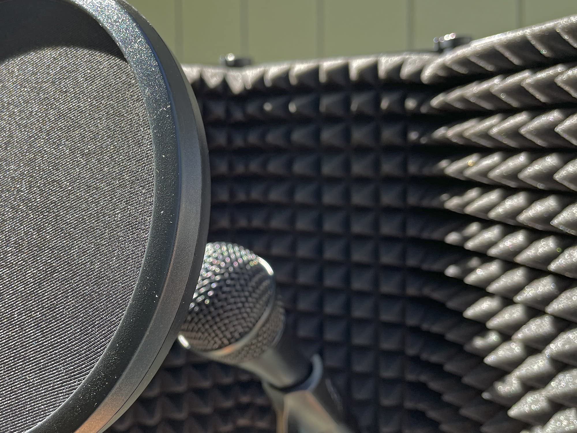 PIG HOG PHMPOP Microphone Pop Filter 5.9 inch Diameter Dual-Layer Pop Filter 13.75 inch Gooseneck Clamp Adjustable