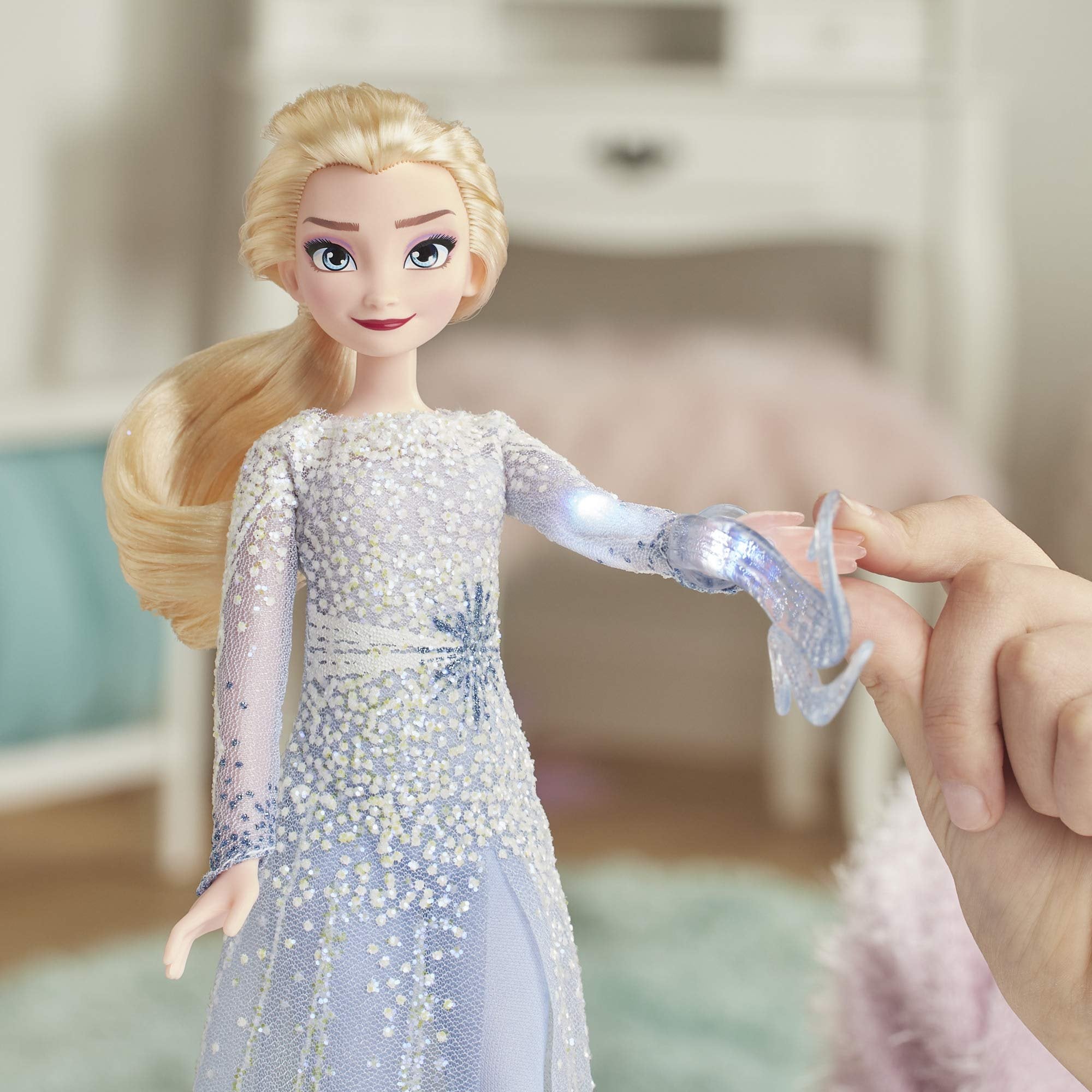 Hasbro Disney Frozen Magical Discovery Elsa Doll with Lights and Sounds, Toy for Kids Inspired 2 Movie