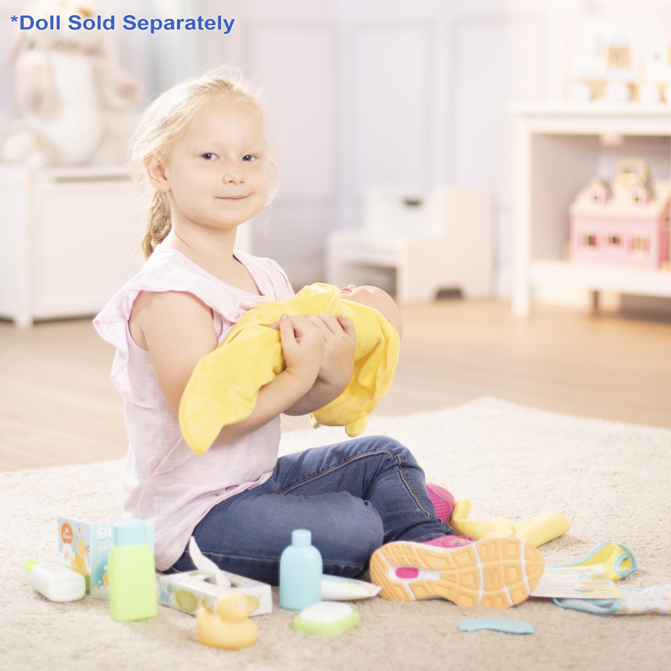 Melissa & Doug Mine to Love Changing & Bathtime Play Set for Dolls – Diapers, Pretend Shampoo,Wipes, Towel, More (19 pcs)