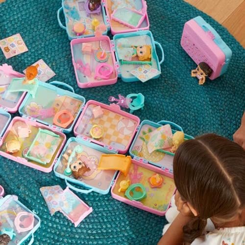 Baby Alive Foodie Cuties, Surprise Toy for Stocking Stuffers, Mini Dolls for Kids, 10 Surprises in Lunchbox-Style Case (Styles May Vary), for Girls & Boys, 3+