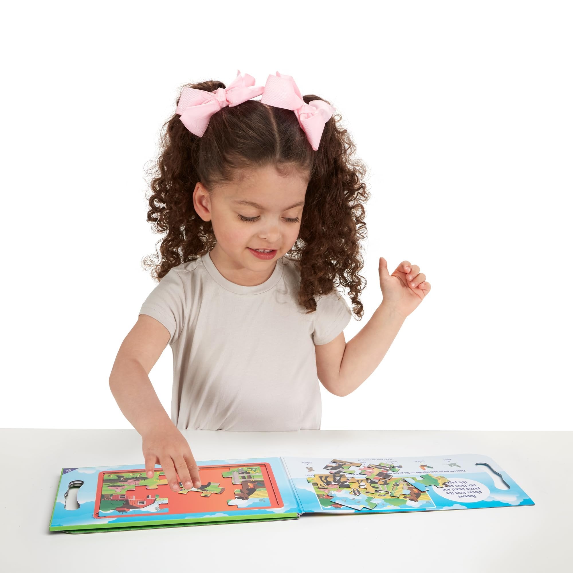 Melissa & Doug Take-Along Magnetic Jigsaw Puzzles Travel Toy On the Farm (2 15-Piece Puzzles) - FSC Certified