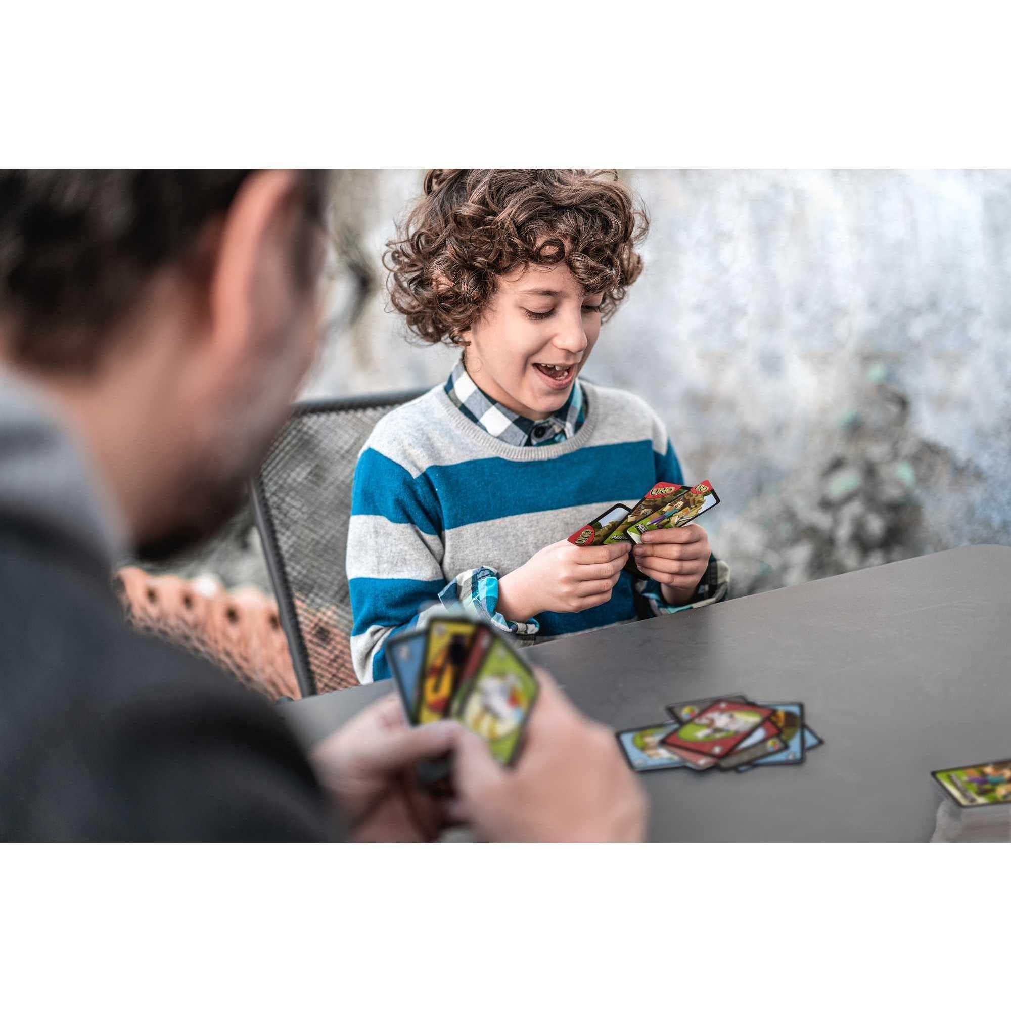 Mattel Games UNO Minecraft Card Game for Kids, Adults, Families & Parties, Deck & Special Rule Inspired by the Video Game, 2 to 10 Players