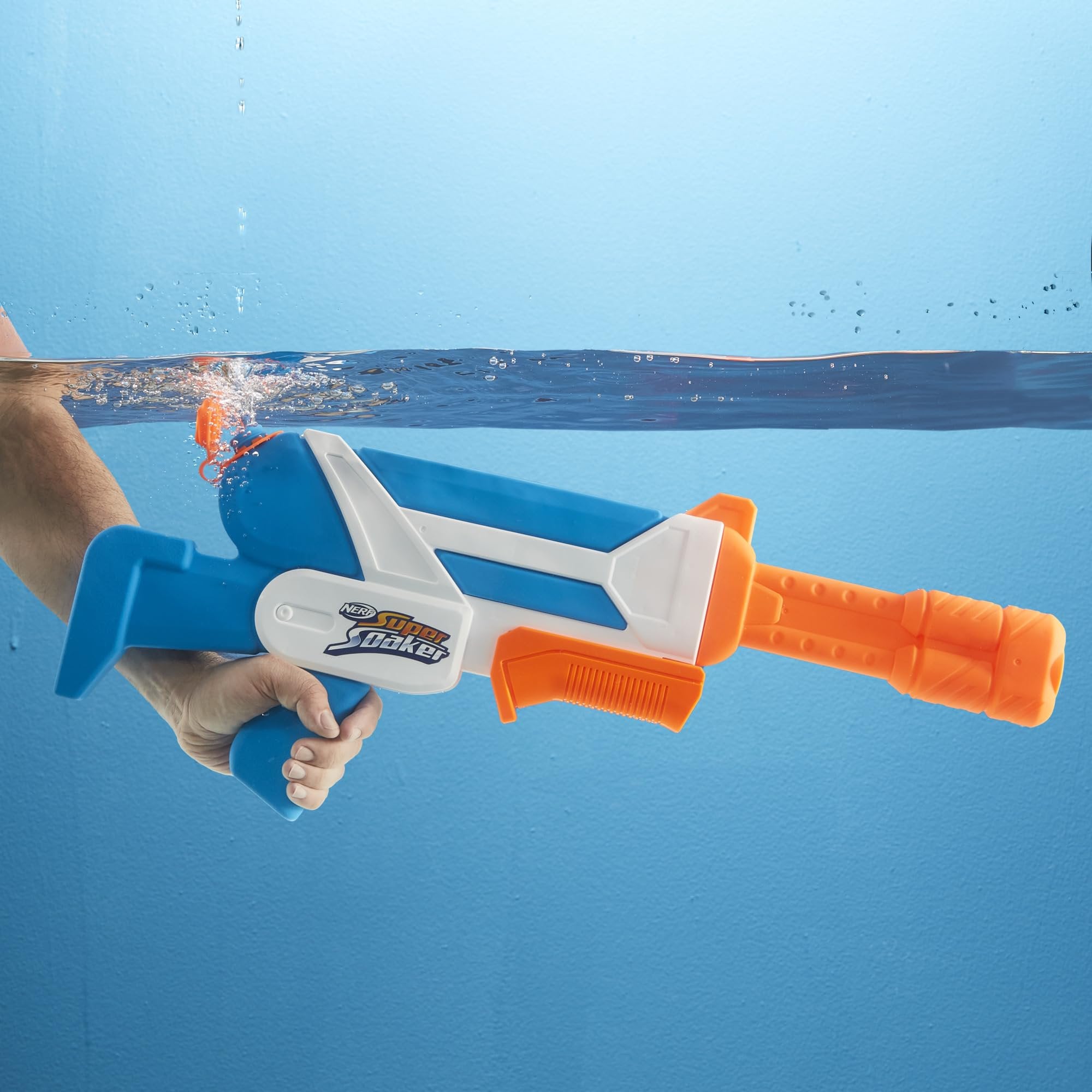 Nerf Super Soaker Twister Water Blaster, 2 Twisting Streams of Water, Pump to Fire, Outdoor Water-Blasting Fun for Kids Teens Adults