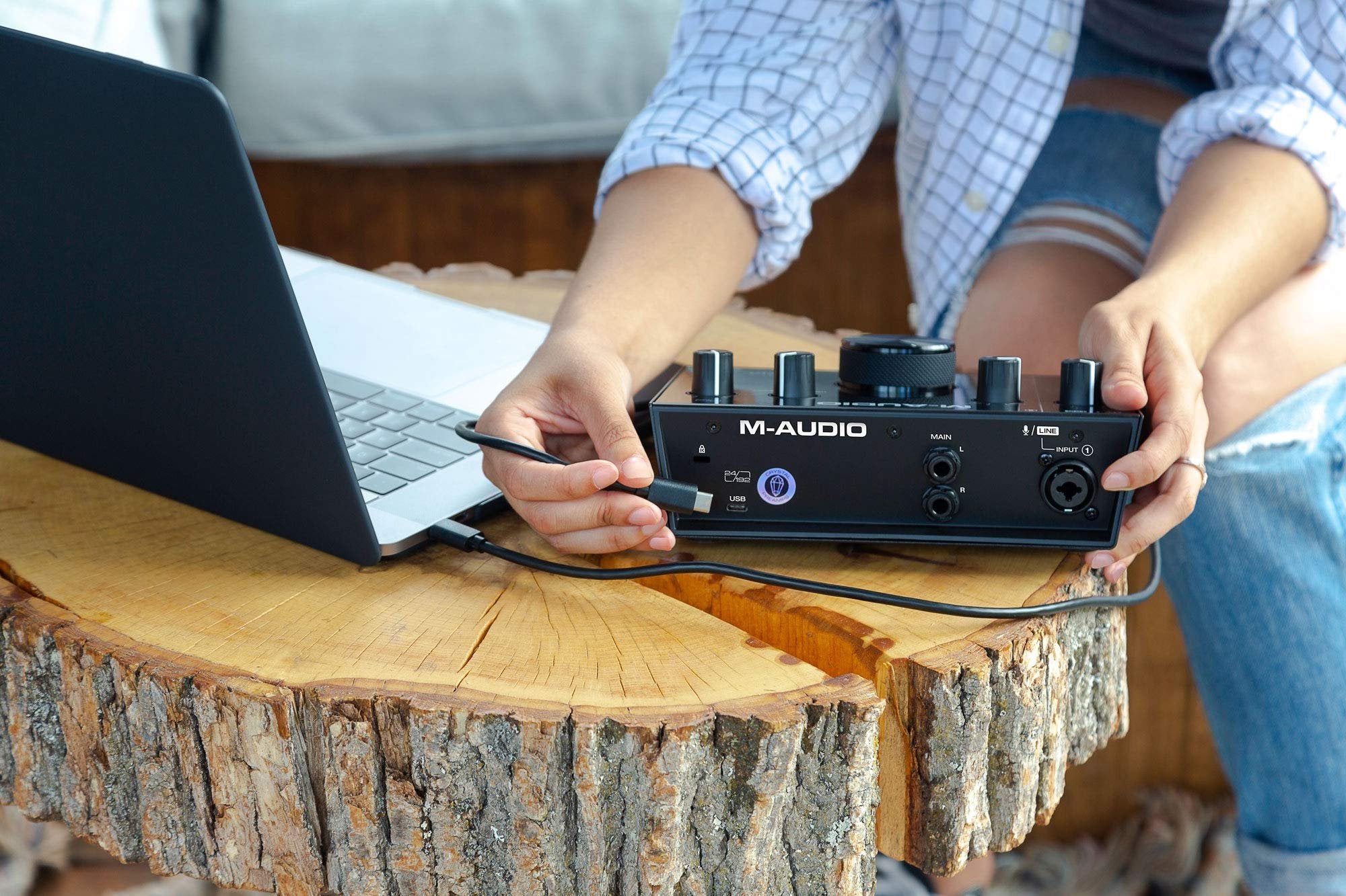 M-Audio USB C Audio Interface, XLR Condenser Microphone and Studio Headphones for Recording, Podcasting, Streaming with HD Sound - AIR192x4 VSPro