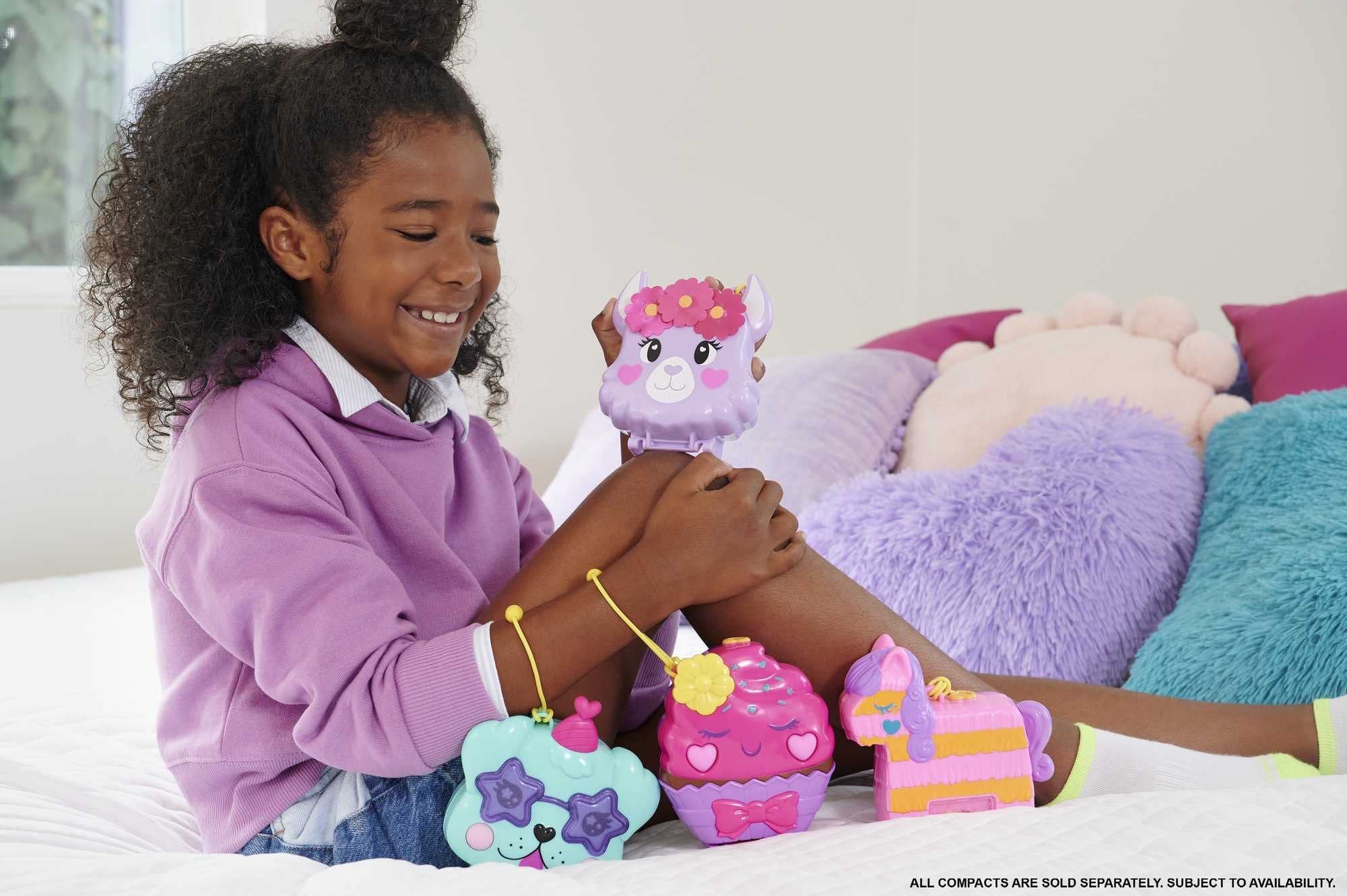 Polly Pocket Sparkle Cove Adventure Unicorn Floatie Compact Playset with 2 Micro Dolls & 12 Accessories, Including 2 with Color Change