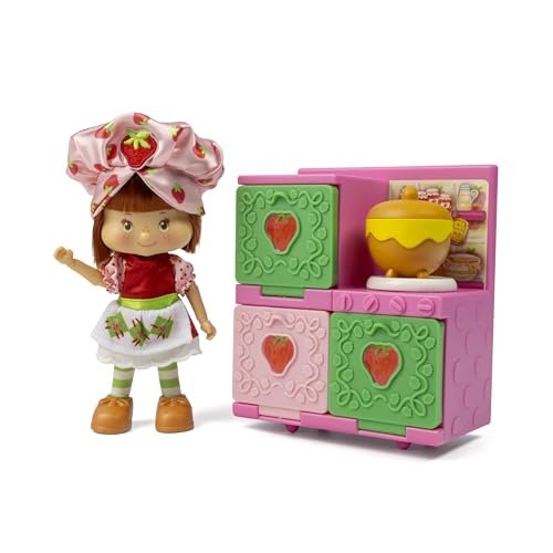 The Loyal Subjects Strawberry Shortcake Sweet Scented 5.5-inch Posable Fashion Doll in Exclusive Baking Dress and Berry Bake Playset with Oven, Baking Mixtures and Cooking Accessories