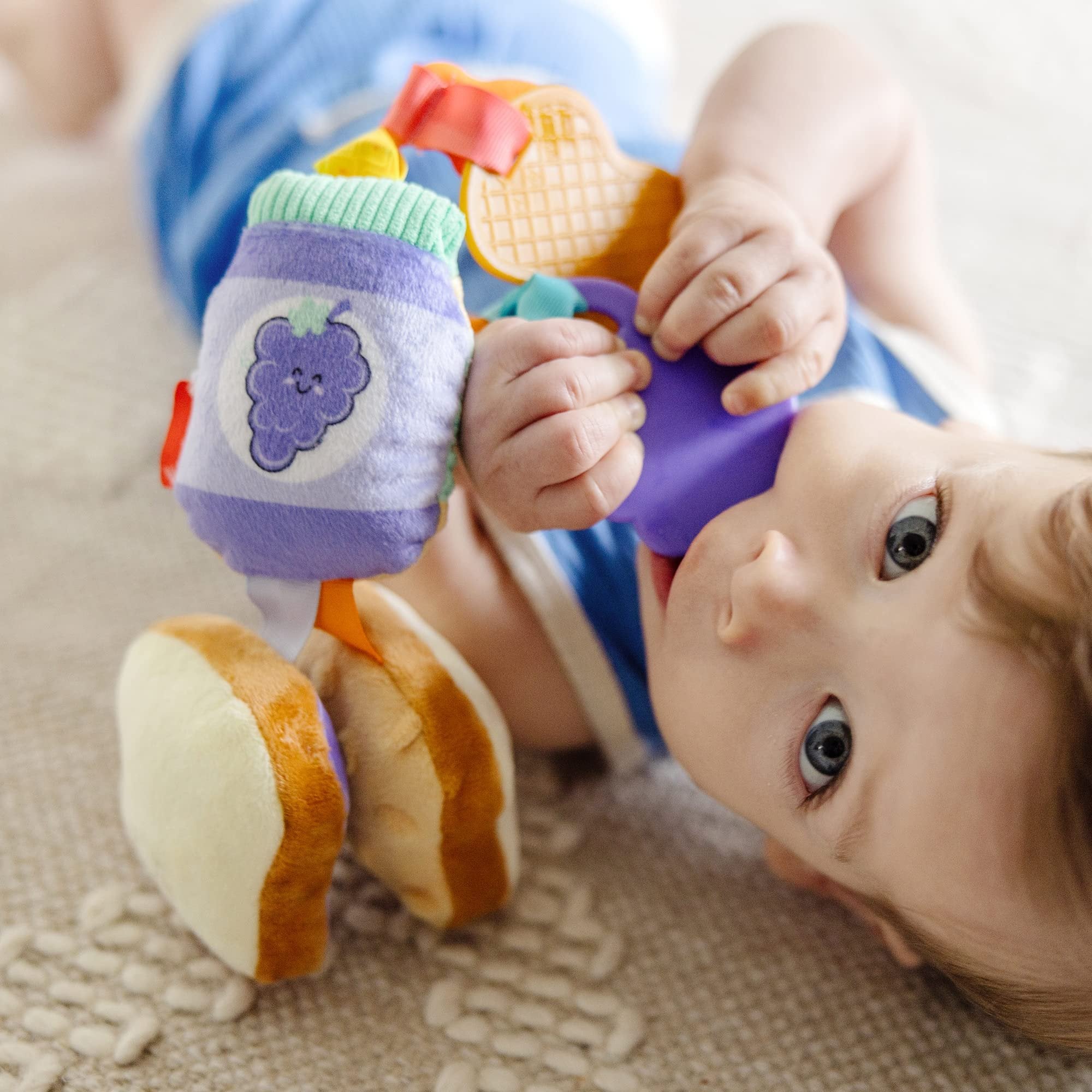 Melissa & Doug Multi-Sensory PB&J Take-Along Clip-On Baby Toy | Sensory Toy for Infants | Developmental Toy for Toddlers | 0+ | Gift for Baby Boys or Baby Girls